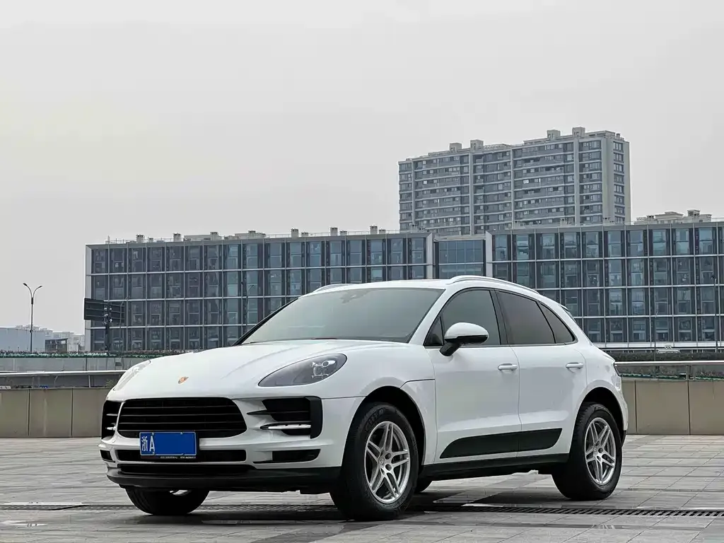 Porsche Macan — фото 1