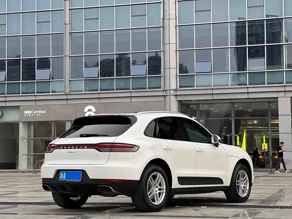 Porsche Macan — фото 7