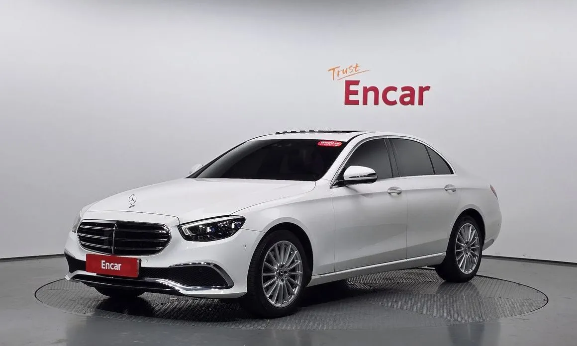 Mercedes-Benz E-Class — фото 1