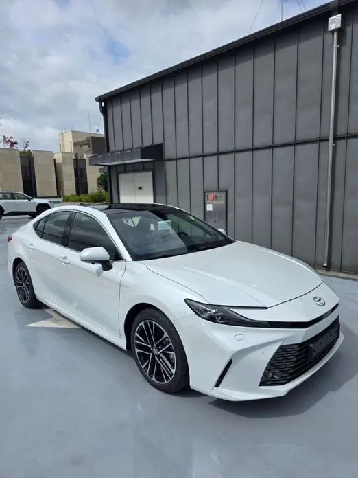 Toyota Camry — фото 5