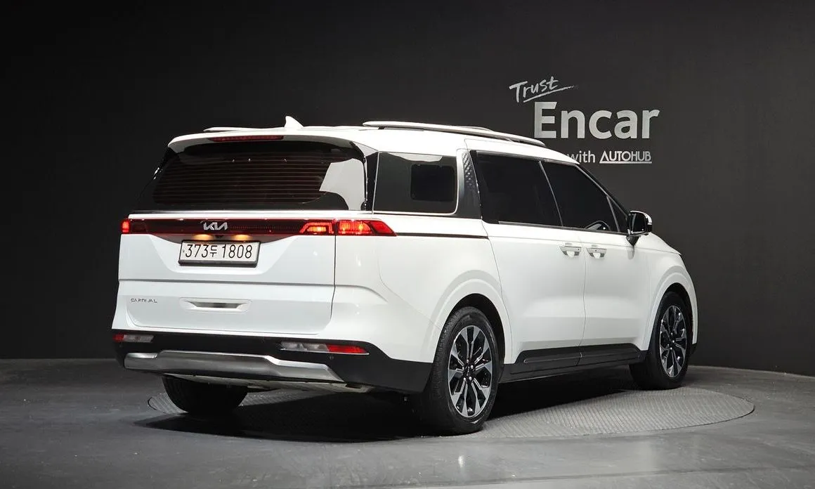 Kia Carnival — фото 4