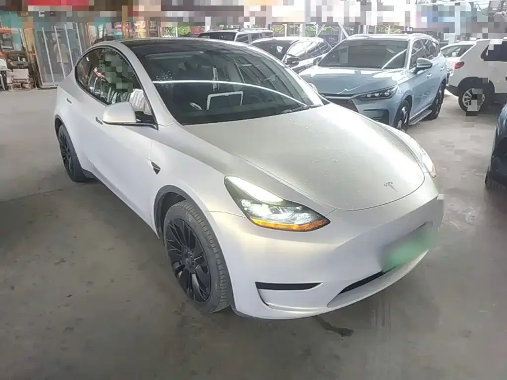 Tesla Model Y — фото 4
