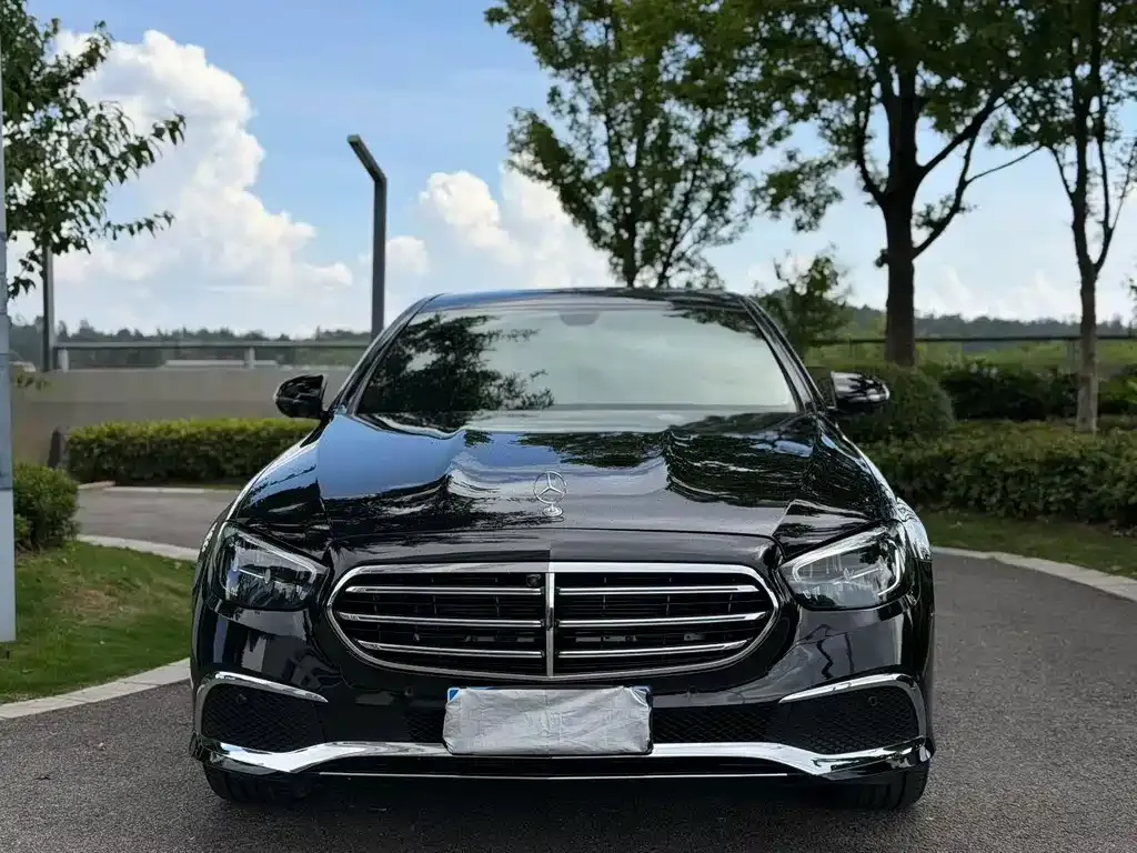 Mercedes-Benz E-Class — фото 4