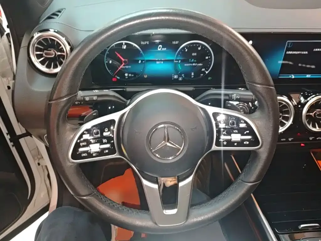 Mercedes-Benz GLA — фото 9