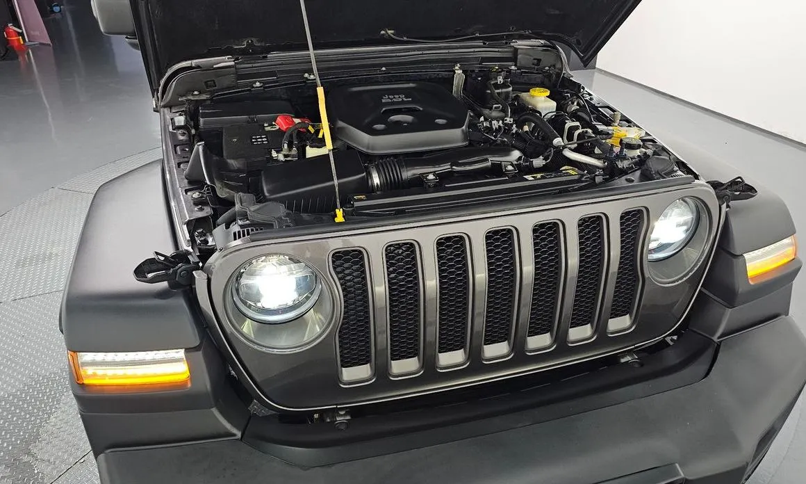 Jeep Wrangler — фото 7