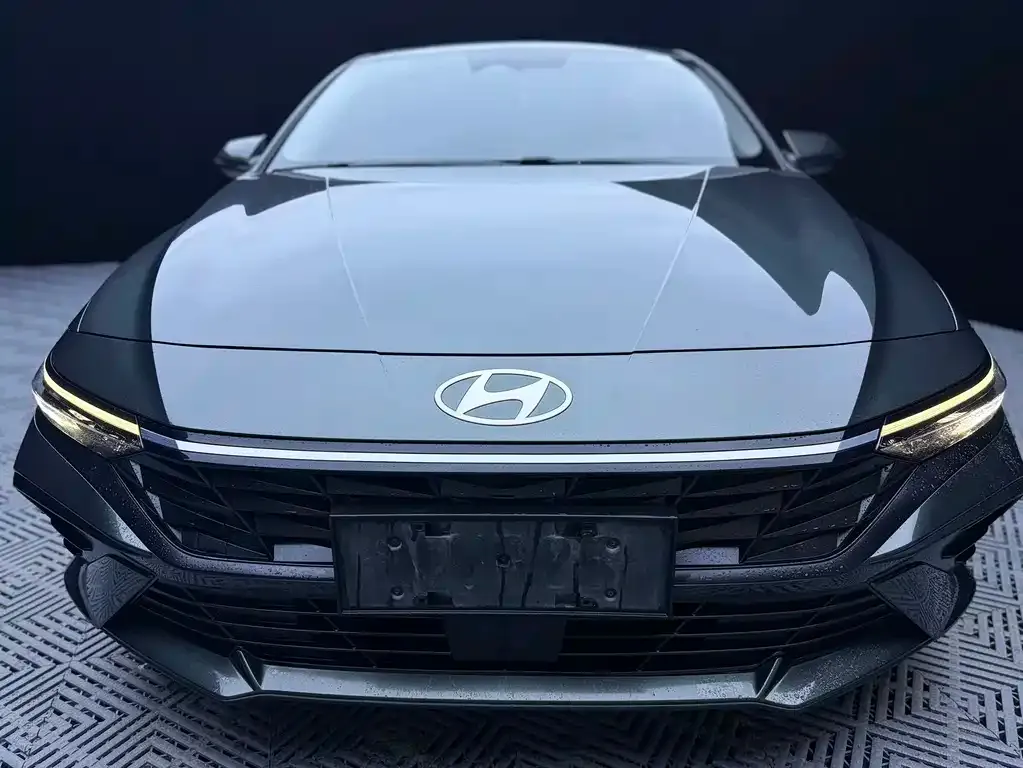 Hyundai Elantra — фото 3