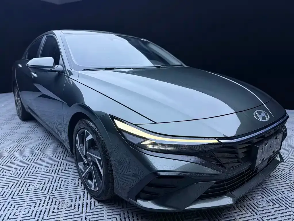 Hyundai Elantra — фото 6