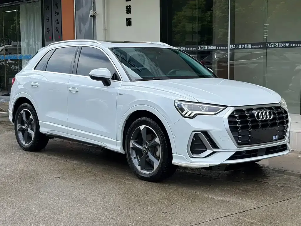 Audi Q3 — фото 10