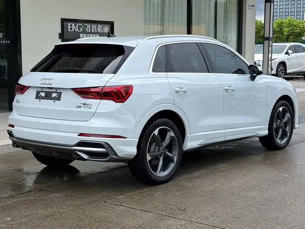 Audi Q3 — фото 9