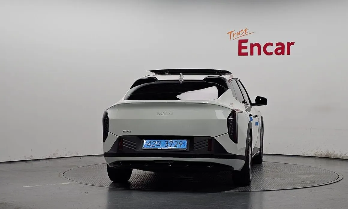 Kia EV4 — фото 2