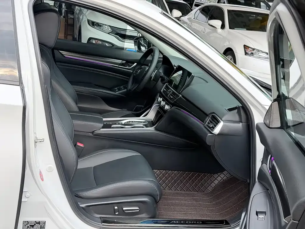 Honda Accord — фото 10