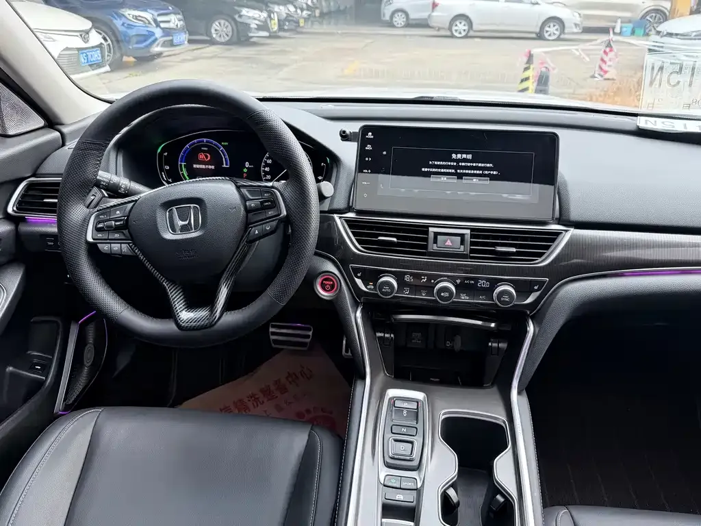 Honda Accord — фото 8