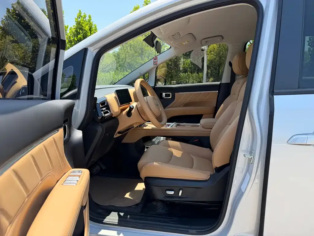 Wuling Starlight 730 New Energy — фото 4