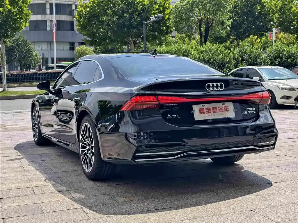 Audi A7L — фото 9