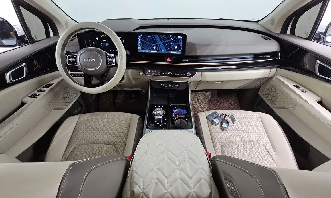 Kia Carnival — фото 10