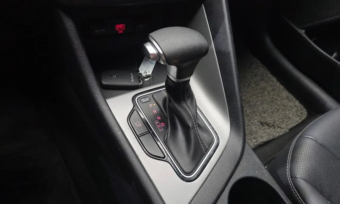 Kia Niro — фото 10