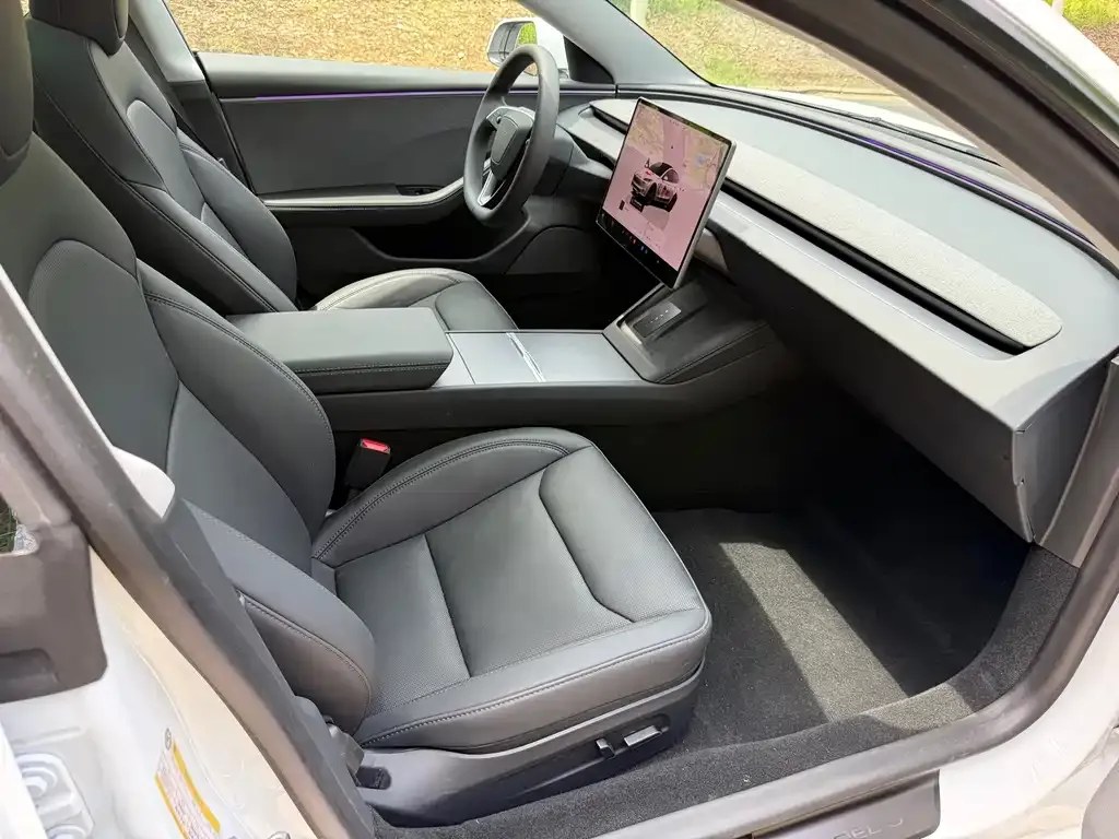 Tesla Model 3 — фото 4