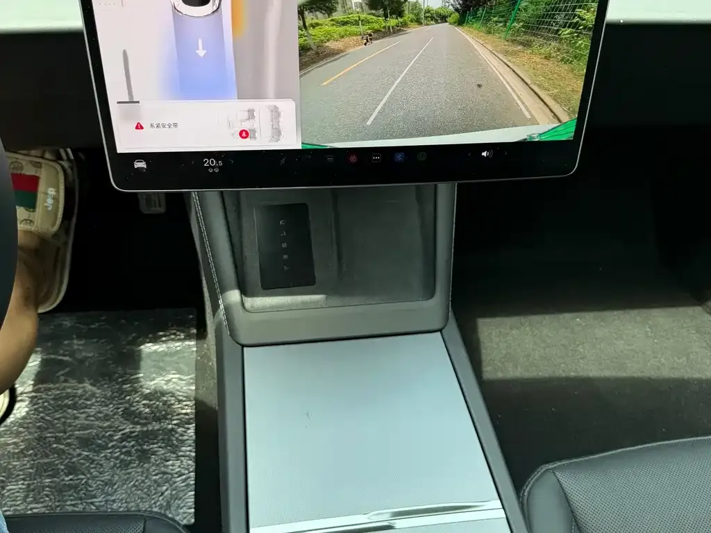 Tesla Model 3 — фото 6