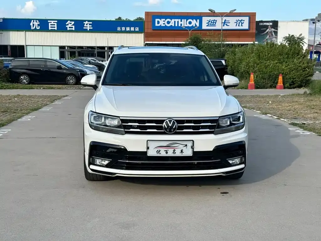 Volkswagen Tiguan L — фото 10