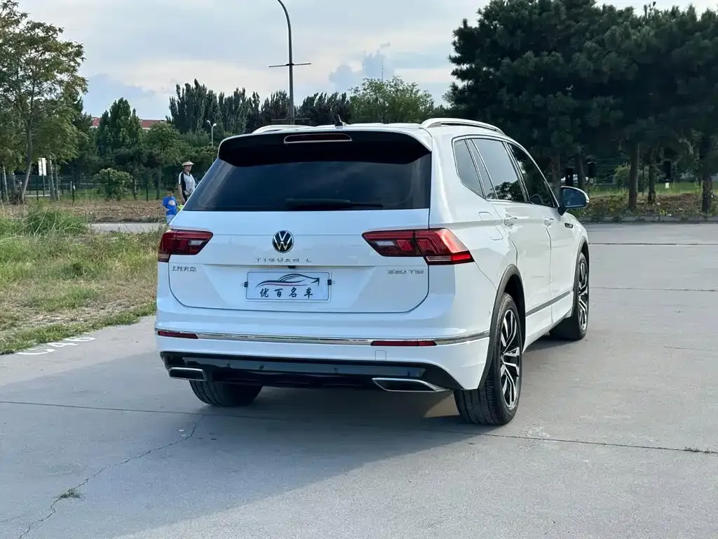 Volkswagen Tiguan L — фото 8