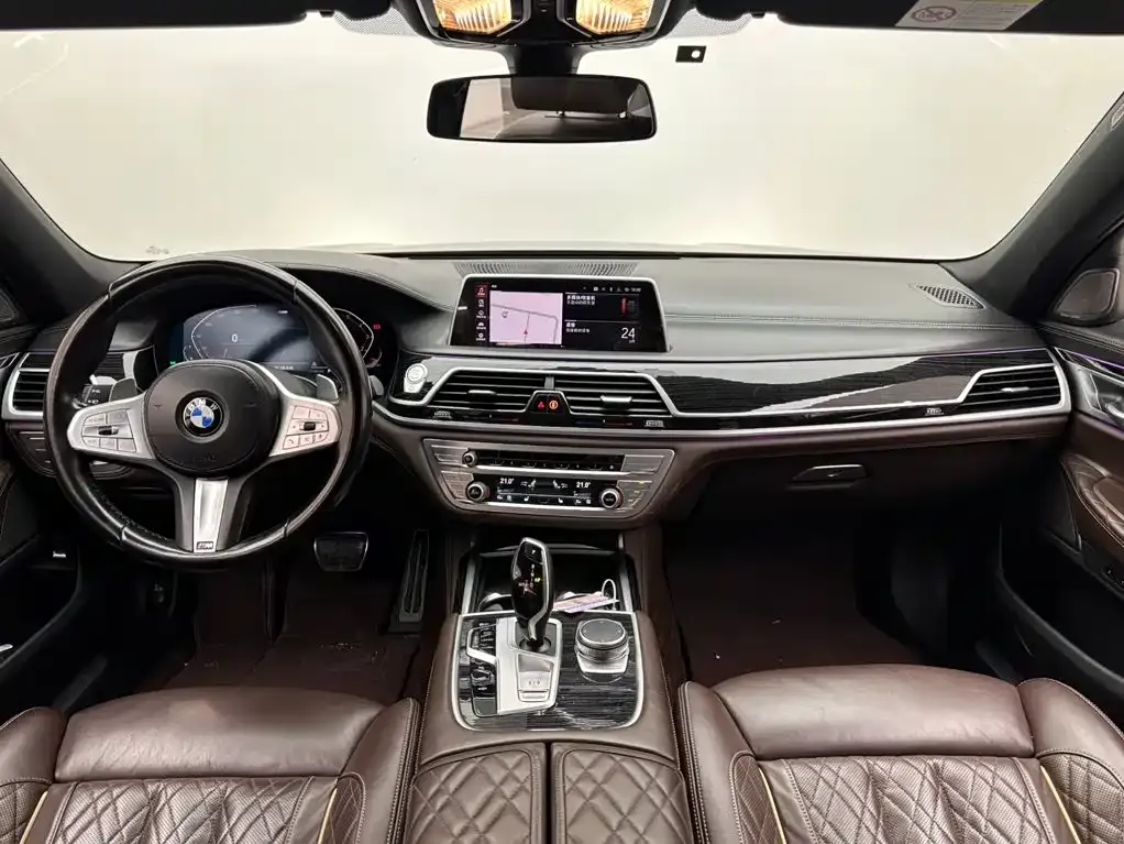 BMW 7 Series — фото 8