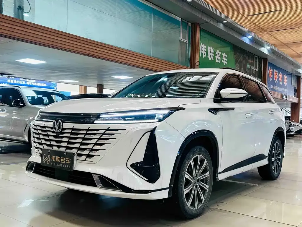Changan CS75PLUS — фото 1