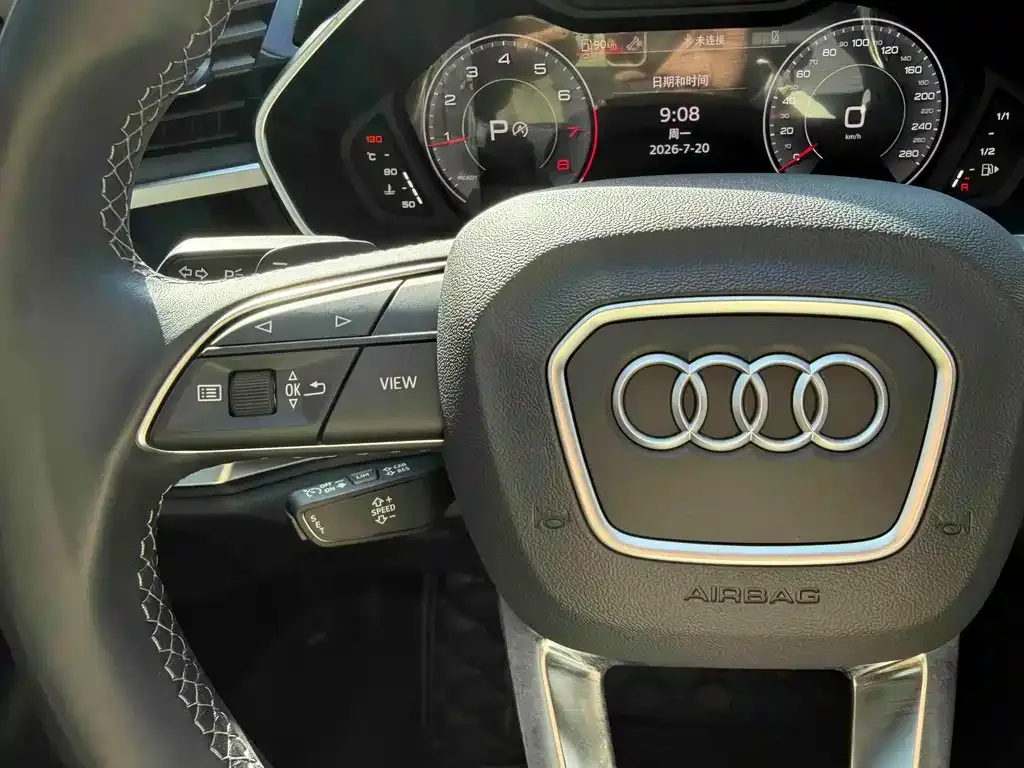 Audi Q3 — фото 10