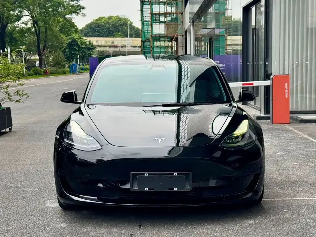 Tesla Model 3 — фото 8