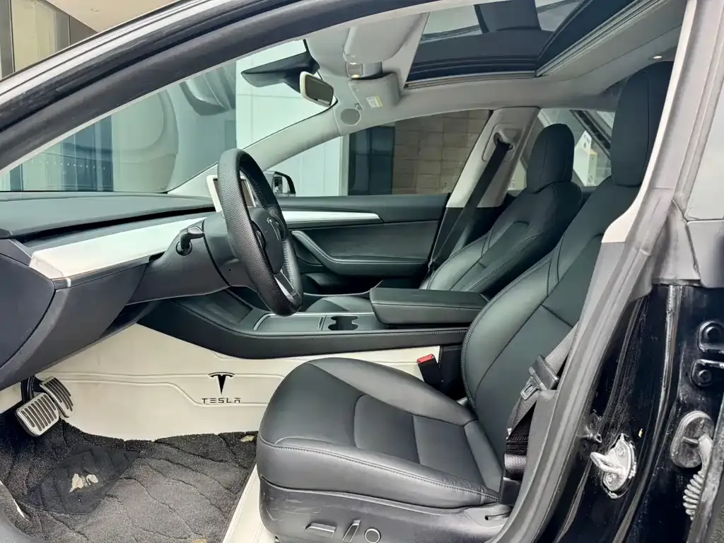 Tesla Model 3 — фото 3