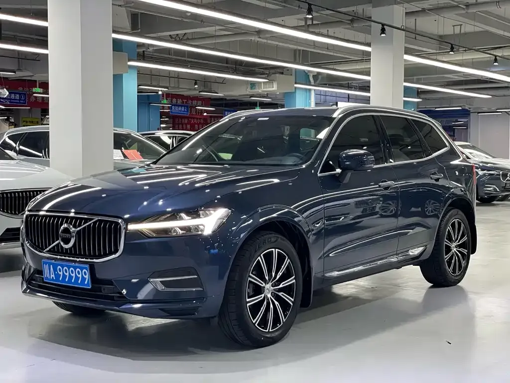 Volvo XC60 — фото 1