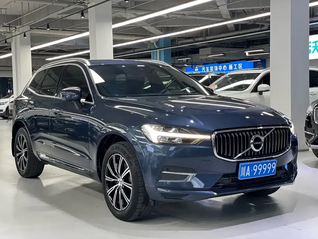 Volvo XC60 — фото 10