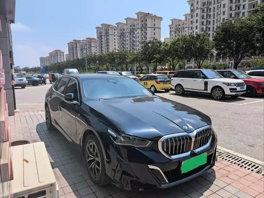 BMW i5 — фото 2