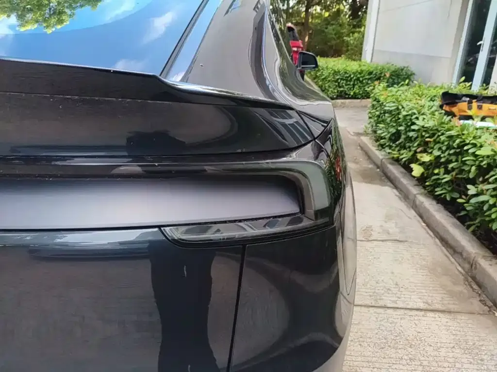 Tesla Model Y L — фото 2