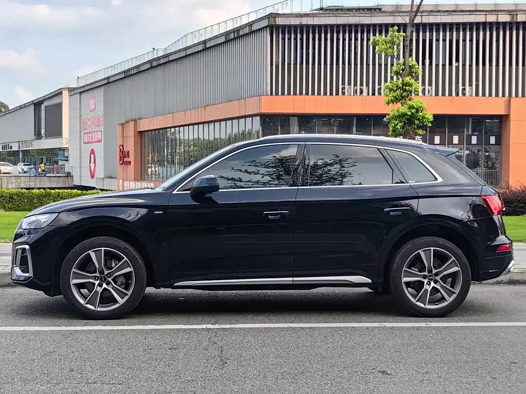 Audi Q5L — фото 4