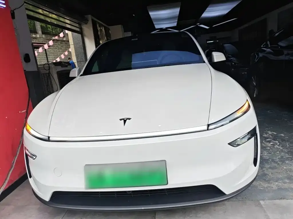Tesla Model Y L — фото 2