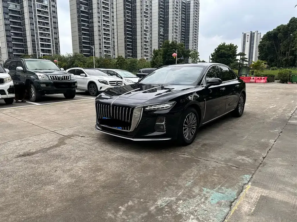 Hongqi H5 — фото 1