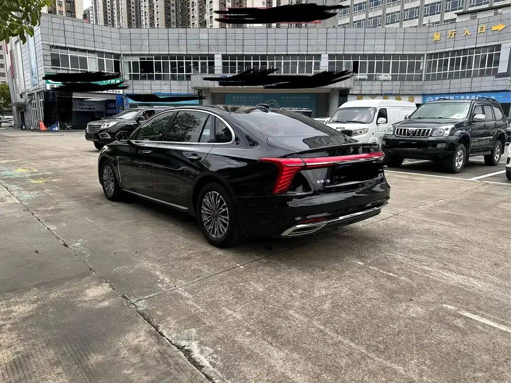 Hongqi H5 — фото 9