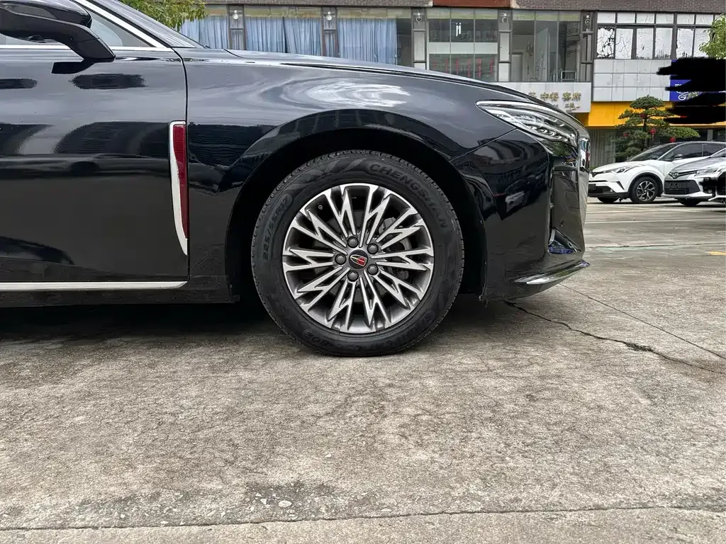 Hongqi H5 — фото 3