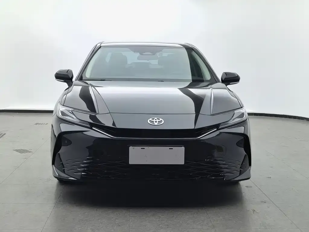 Toyota Camry — фото 4