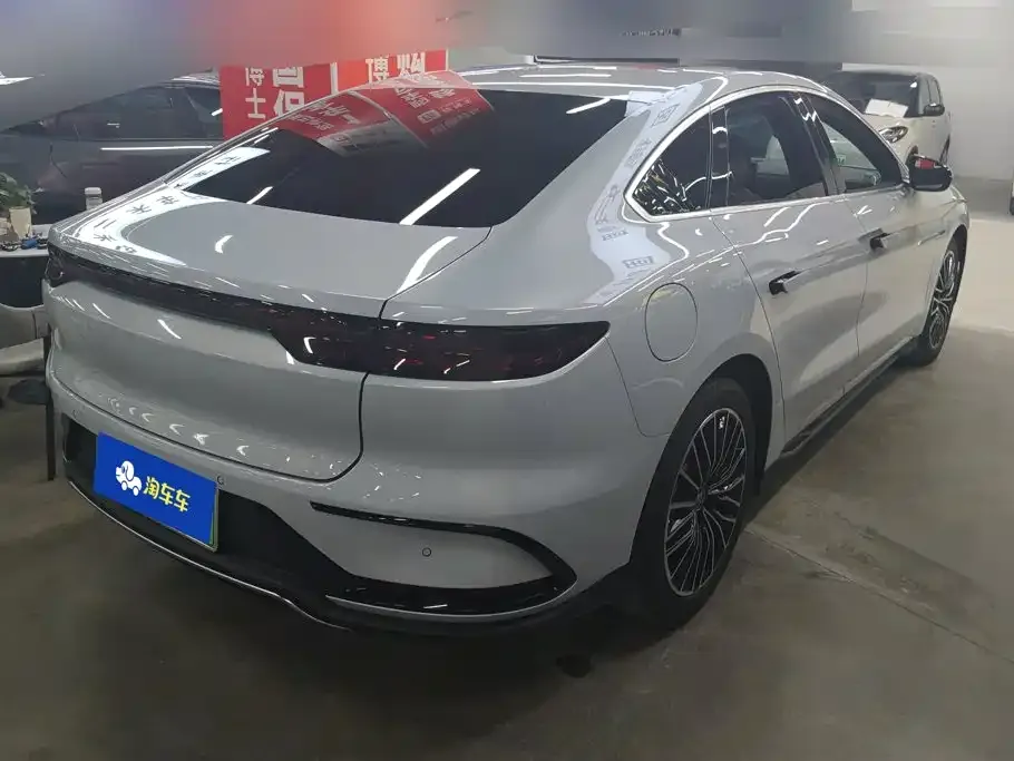 BYD Han — фото 10