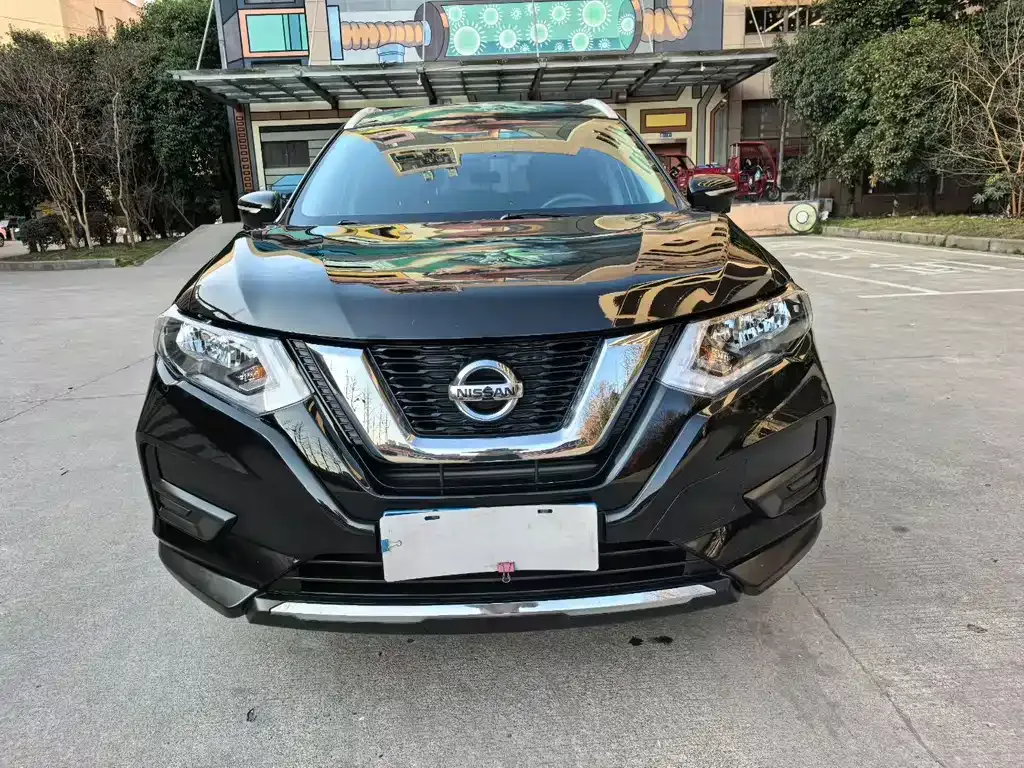 Nissan X-Trail — фото 1