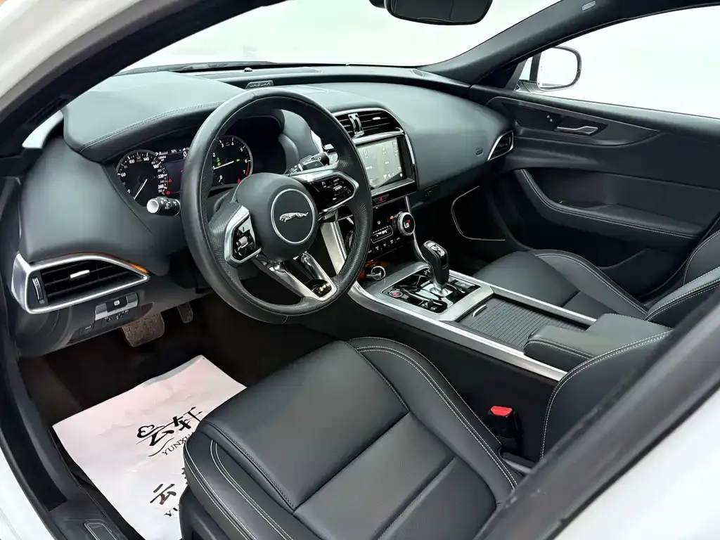 Jaguar XEL — фото 10