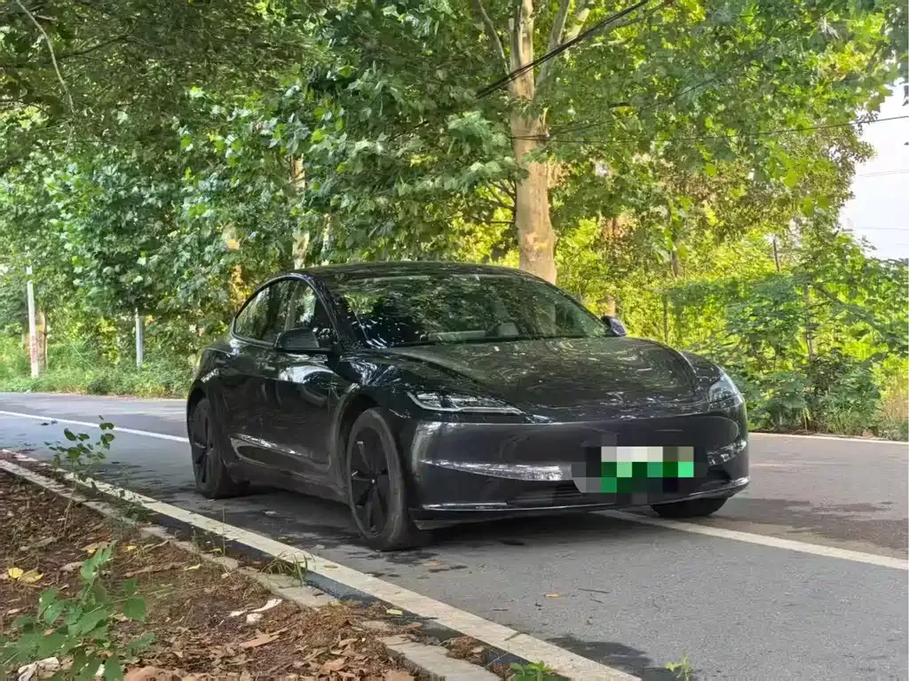 Tesla Model 3 — фото 6