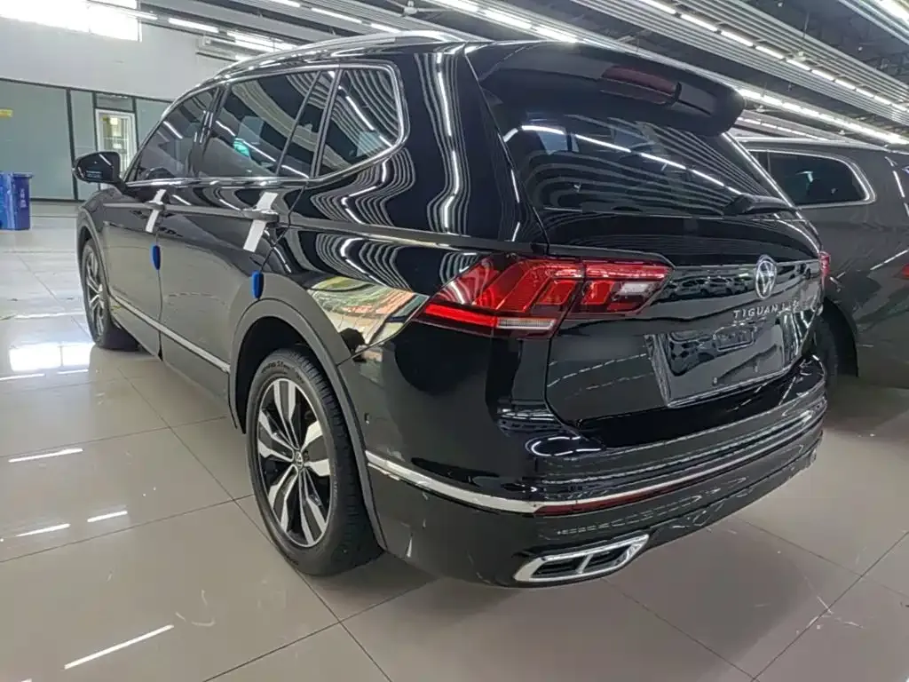 Volkswagen Tiguan L — фото 3