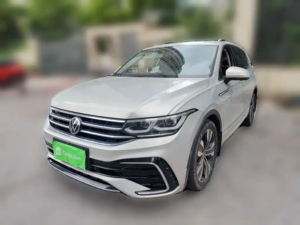 Volkswagen Tiguan L — фото 5