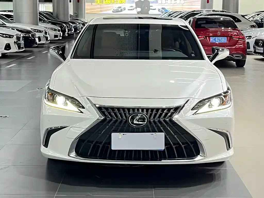 Lexus ES — фото 9
