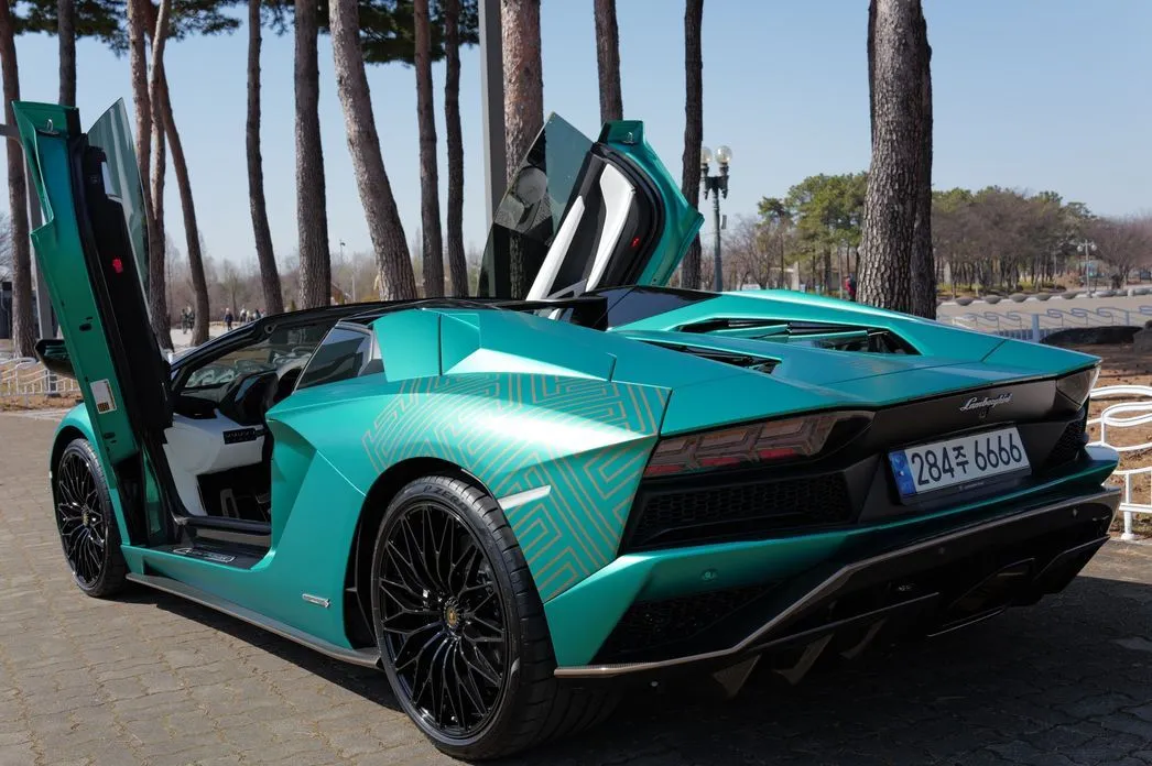 Lamborghini Aventador — фото 2