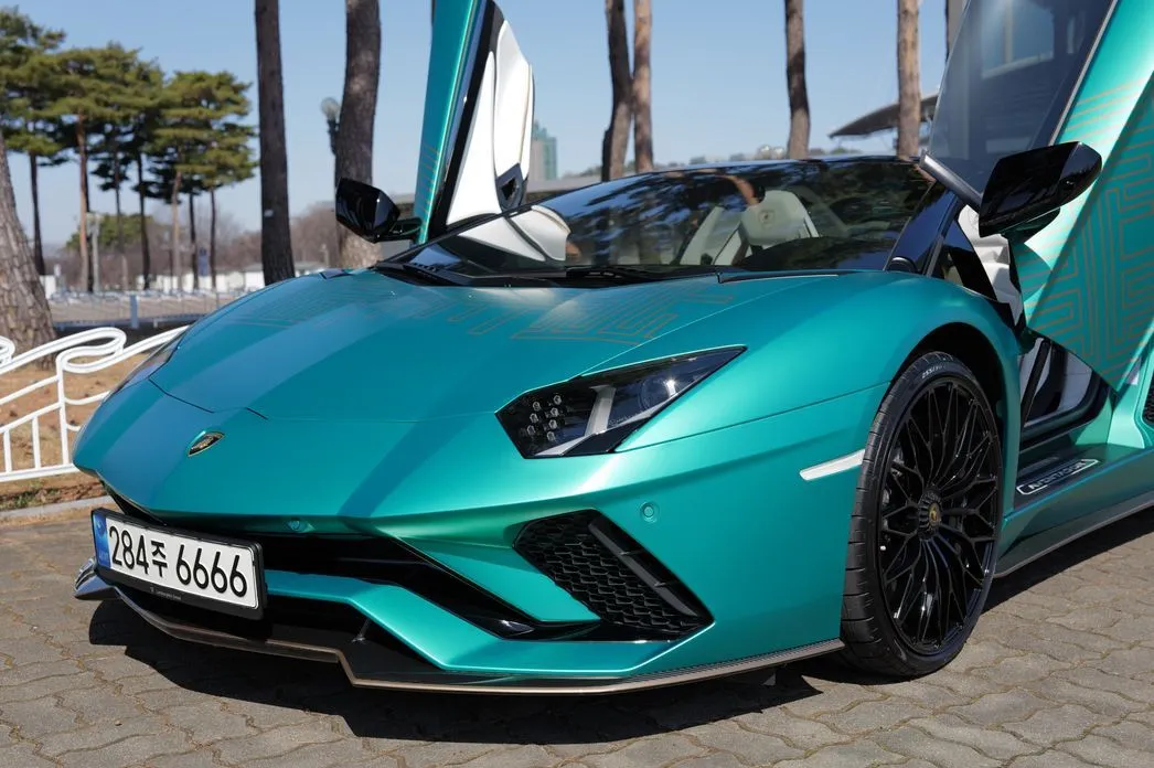 Lamborghini Aventador — фото 6