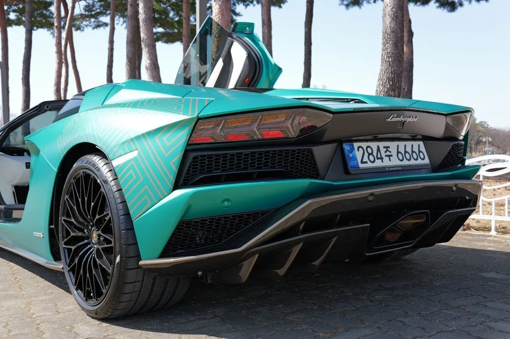 Lamborghini Aventador — фото 7