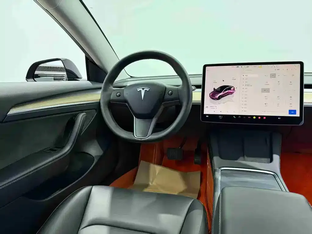 Tesla Model 3 — фото 4
